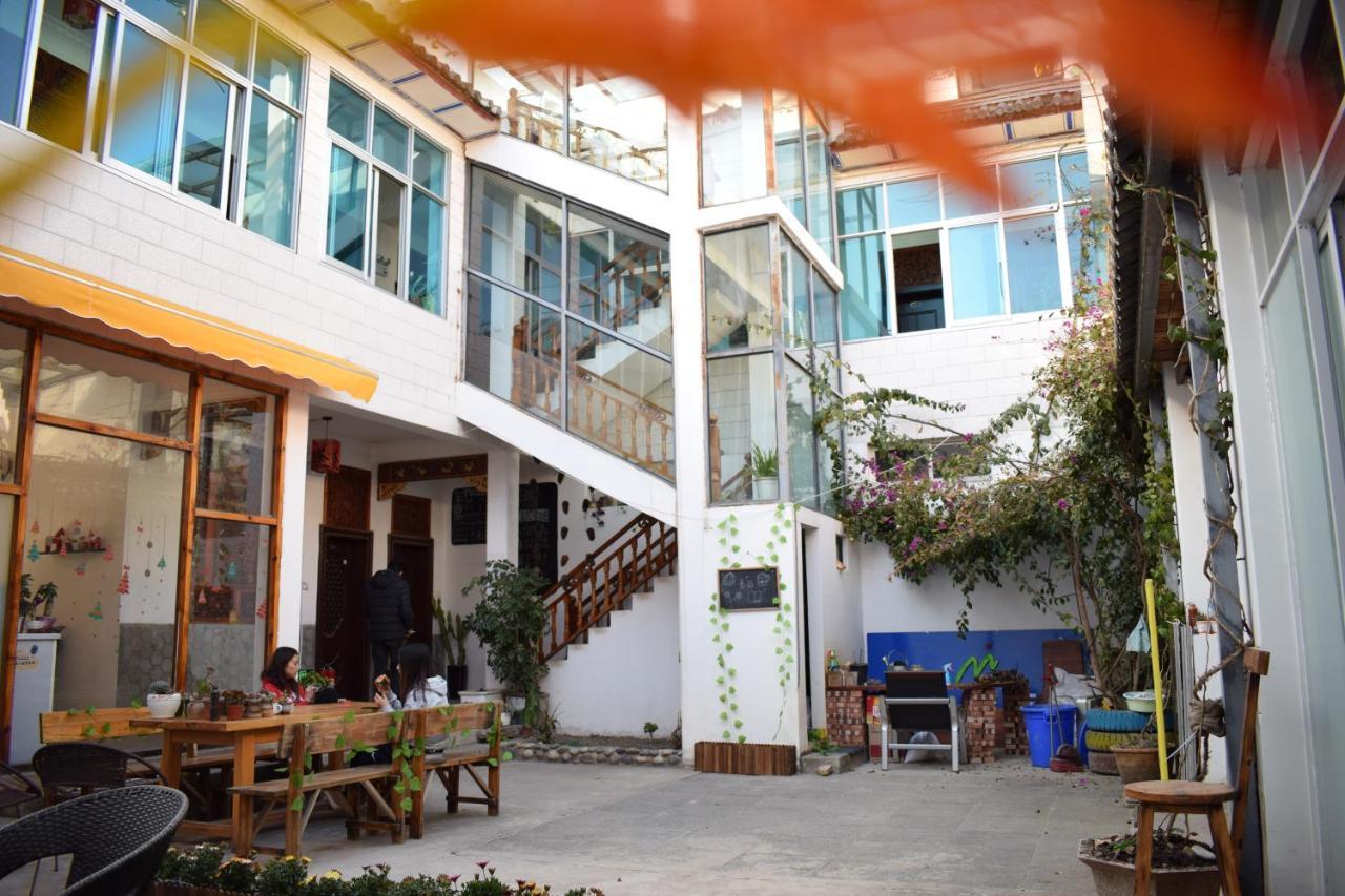 Dali Spring Field Hostel Extérieur photo
